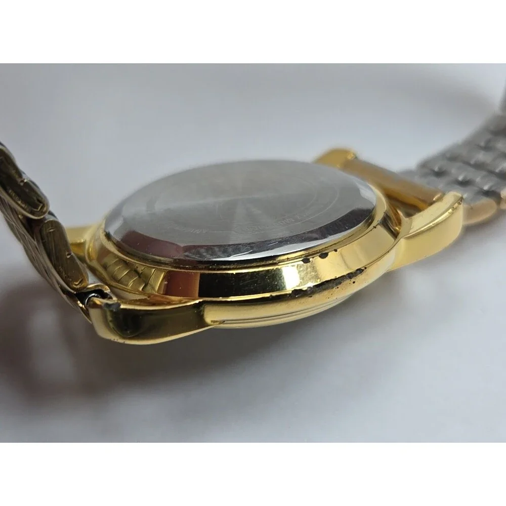 Womens Vintage ESQ Esquire by Movado Swiss Quartz Gold Tone Watch New Battery